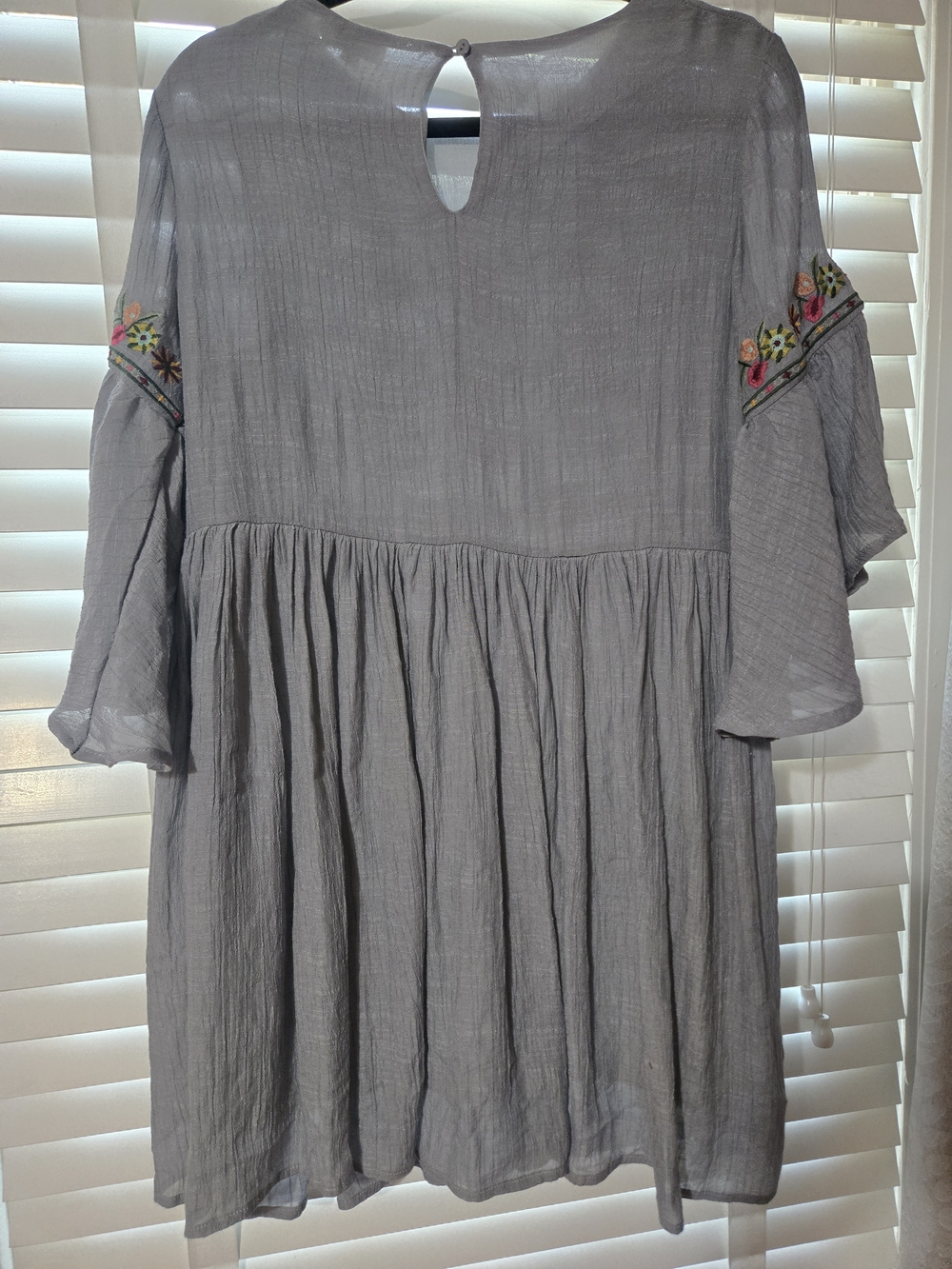 NWOT Umgee Grey Embroidered Floral Boho Long Sleeve Dress - Picture 5 of 6